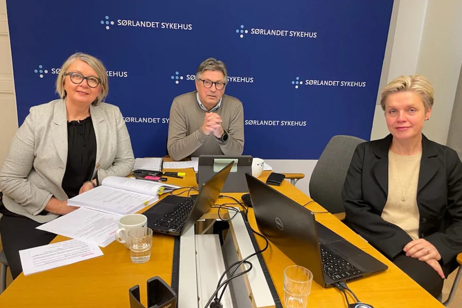 Fra venstre administrerende direktør Nina Mevold, styreleder Bjørn Walle og konstituert økonomidirektør Torhild Einstabland.